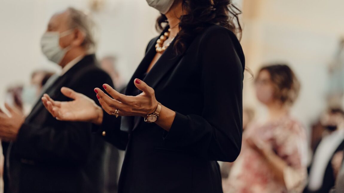 Una Ceremonia de Celebración de la Vida Personalizada: ¡Todo lo que Necesitas Saber!